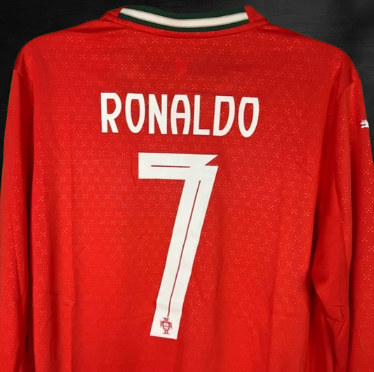 Portugal 2025 Home Long Sleeve Soccer Jersey Men's RONALDO #7